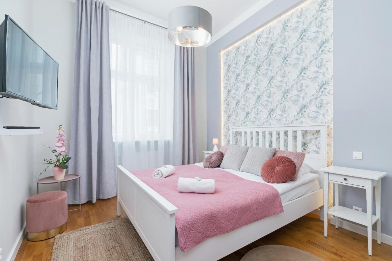 Sweet Family Apartment Chodkiewicza Rondo Grzegorzeckie By Noclegi Renters Krasków Exterior foto